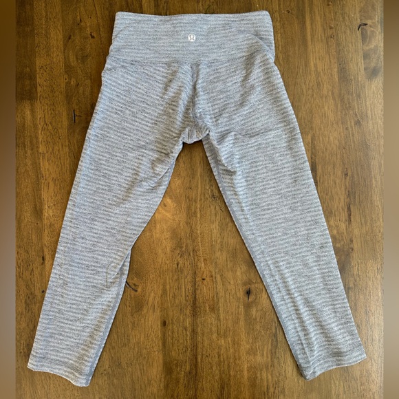 lululemon wunder under crop size 4 - Picture 2 of 3